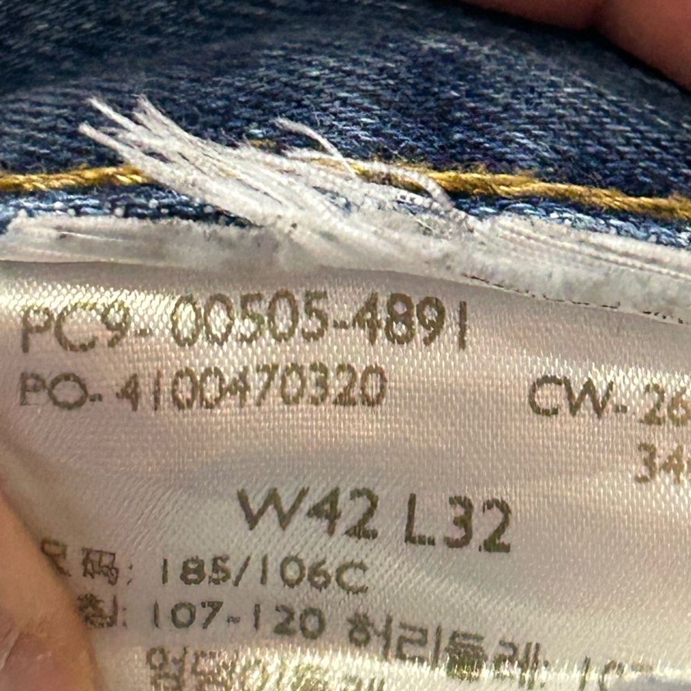 Levi’s 505 Men’s 42x32 Regular Fit Medium Wash Jeans - Picture 7 of 10